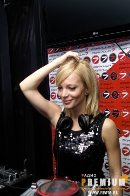 DJ НАТАША РОСТОВА (КЛУБНЫЙ ЧАС)