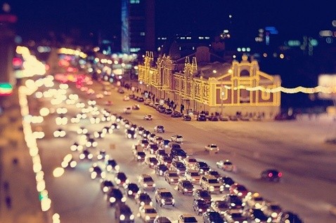 Первый в самом центре