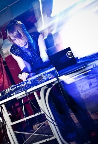 V.Tunes