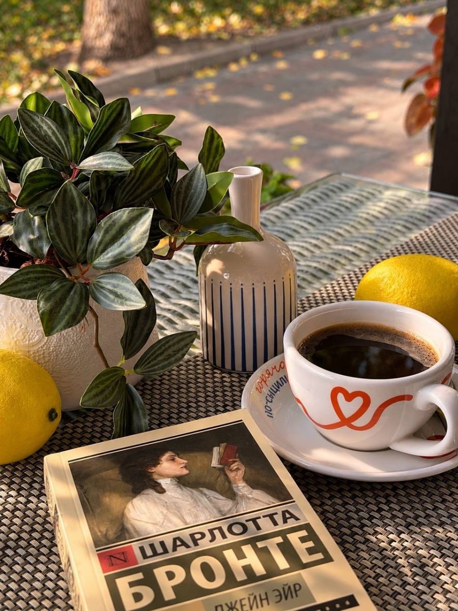 Книжный понедельник в «Сицилии»: пицца и американо за 199 ₽