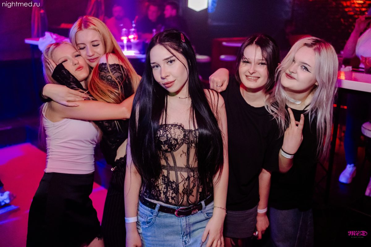 Девичник LADIE'S NIGHT в клубе «МЁД» 15 октября