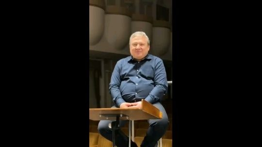 Главный дирижер симфонического оркестра Карельской филармонии Анатолий Рыбалко приглашает услышать музыку Рахманинова.