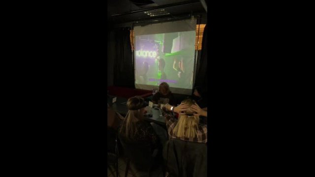 Город засыпает, но только не у нас!)